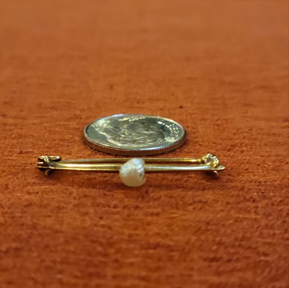 Vintage Pearl Long Bar Brooch 14 K Yellow Gold